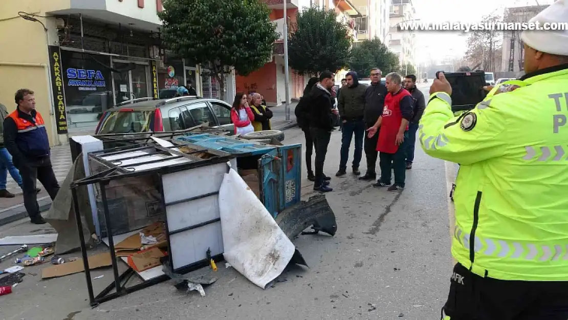 Üç aracın karıştığı kazada tartışan sürücüleri polis sakinleştirdi