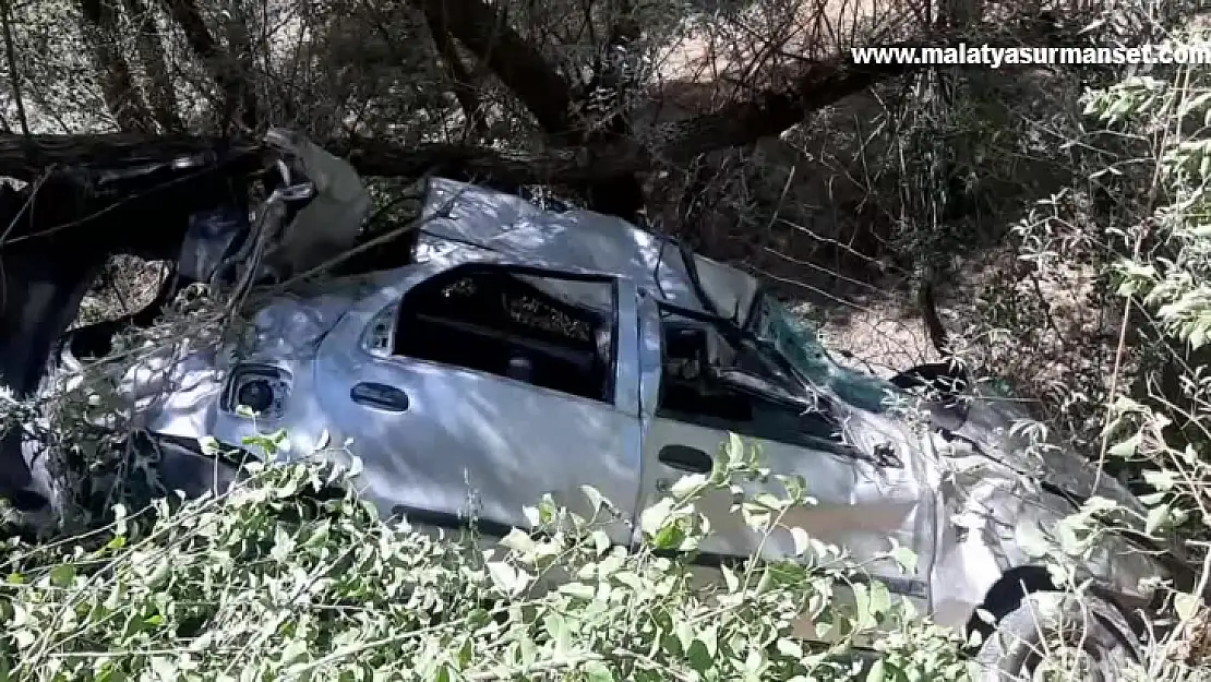 Uçuruma devrilen otomobildeki 4 kişi öldü, 3 kişi yaralandı