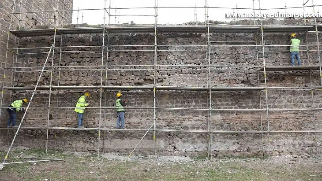 UNESCO listesindeki Diyarbakır Surlarının 5'inci etap restorasyon çalışmaları başladı