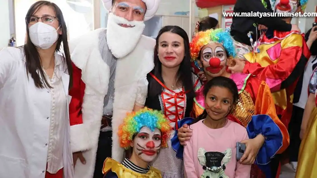 Üniversite öğrencilerinden anlamlı 23 Nisan etkinliği