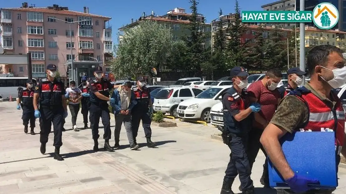 Uyuşturucu satıcısı 4 kişi gözaltına alındı