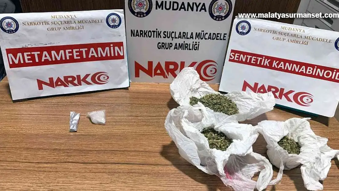 Uyuşturucu tacirleri kıskıvrak yakalandı