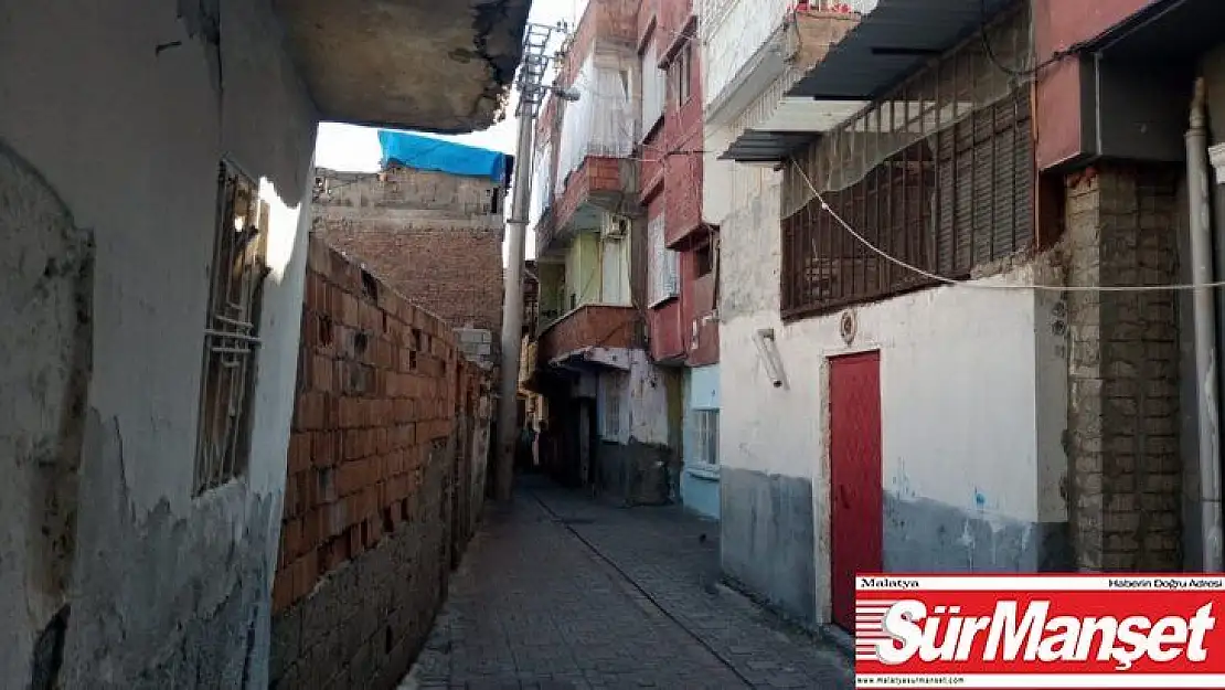 Uyuyan babasının boğazını keserek öldürdü, sabah karakola gidip teslim oldu