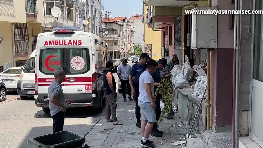 Üzerine duvar devrilen inşaat ustası öldü