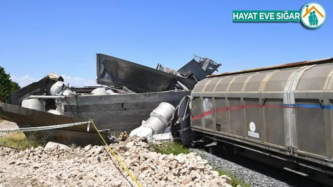 Vali Baruş, tren kazası ile ilgili olay yerinde inceleme yaptı