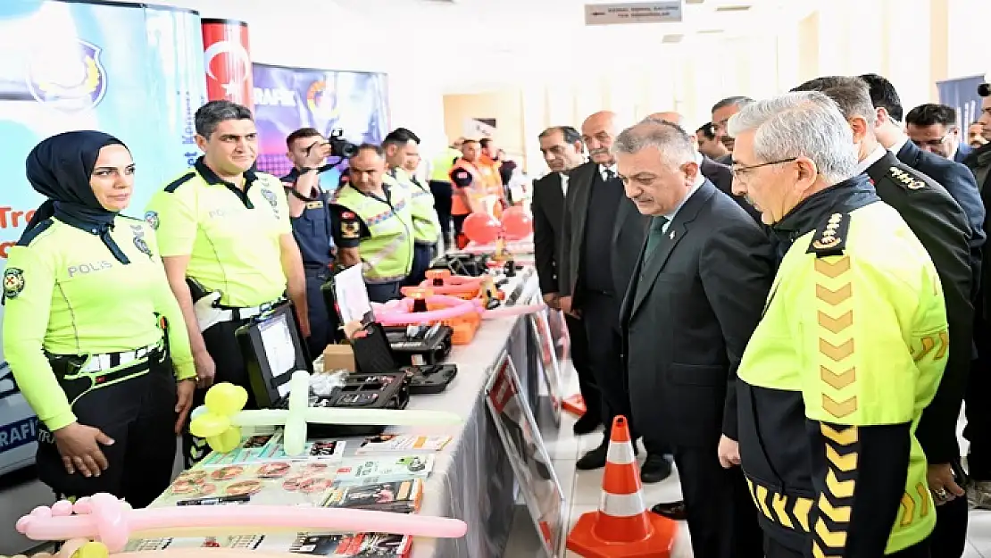 Vali Ersin Yazıcı Karayolu Trafik Haftası Etkinlikleri Programına Katıldı