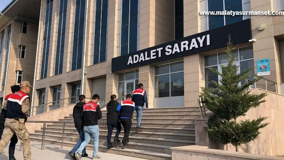 Van'da Afgan göçmenleri rehin alan 4 kişi tutuklandı