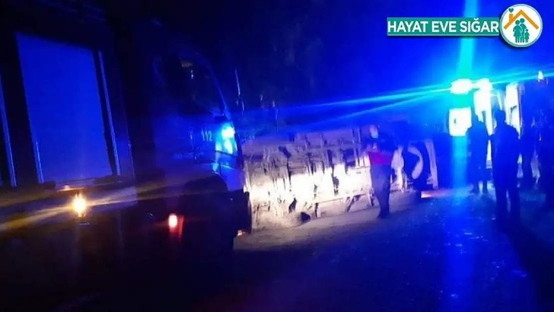 Virajı alamayan otomobil devrildi: 4 yaralı