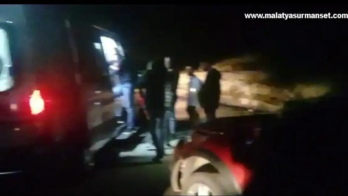 Virajı alamayan otomobil takla attı: 3 yaralı