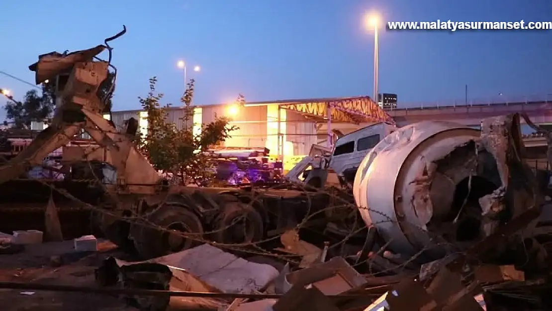 Viyadükten düşen beton mikserinin sürücüsü öldü