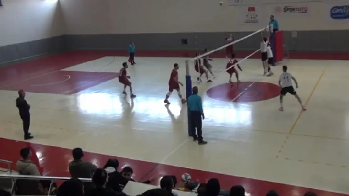 Voleybol Üniversiteler Arası Bölgesel Lig müsabakaları başladı