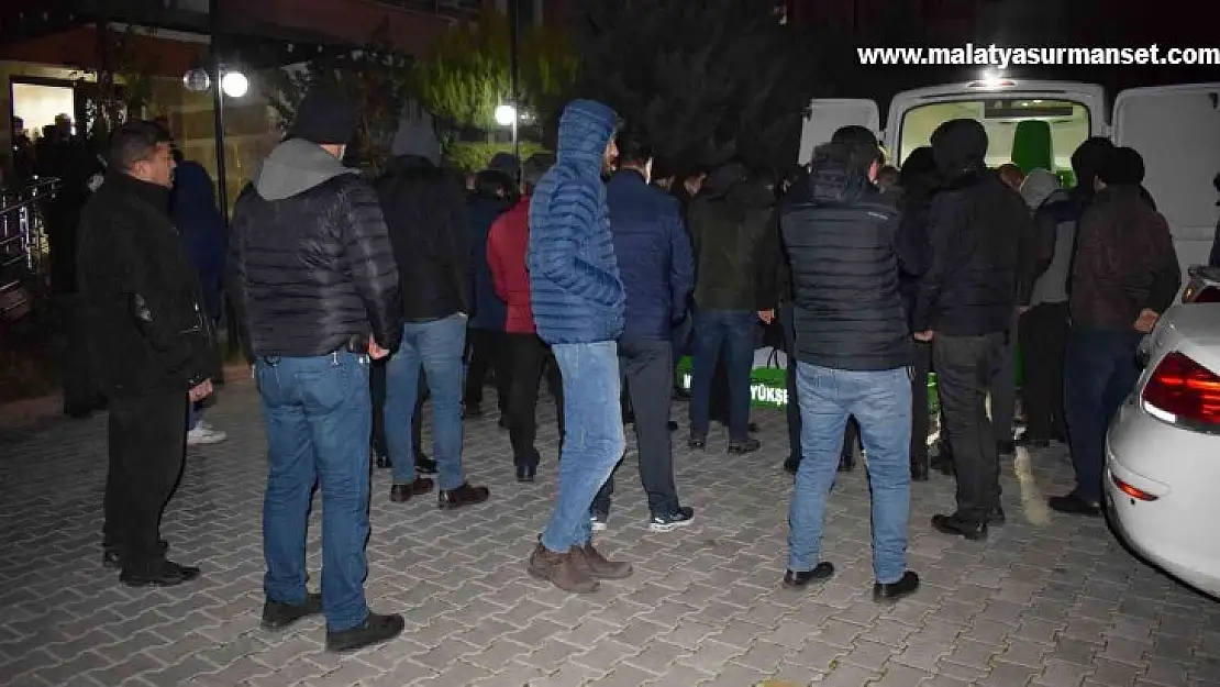 Yalnız yaşayan polis memuru evinde ölü bulundu