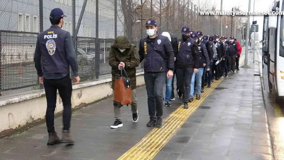 Yasa dışı bahis çetesi üyeleri adliyeye sevk edildi