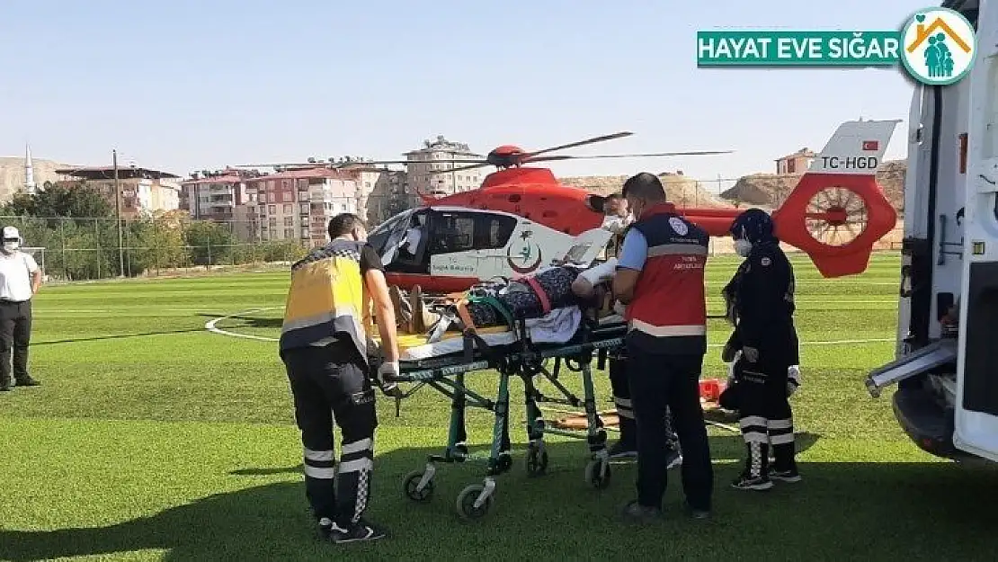 Yaşlı kadının imdadına ambulans helikopter yetişti