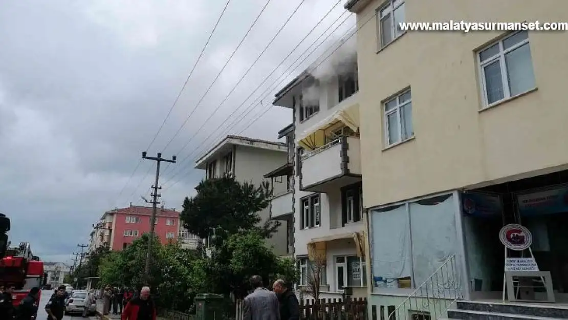 Yatak odasındaki bilgisayar yangın çıkardı