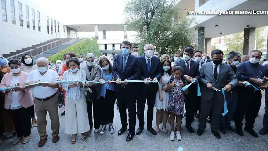 Yaz sanat akademisi dönem sonu resim sergisi açıldı