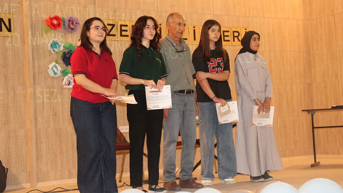 Yazar Remzi Kokargül Gelirini Öğrencilere Bağışladı