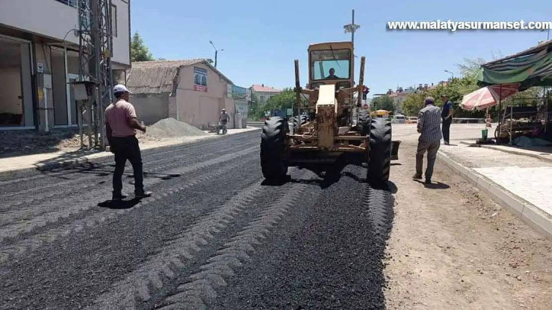 Yazıkonak'ta altyapı ve asfalt çalışması hız kesmeden devam ediyor