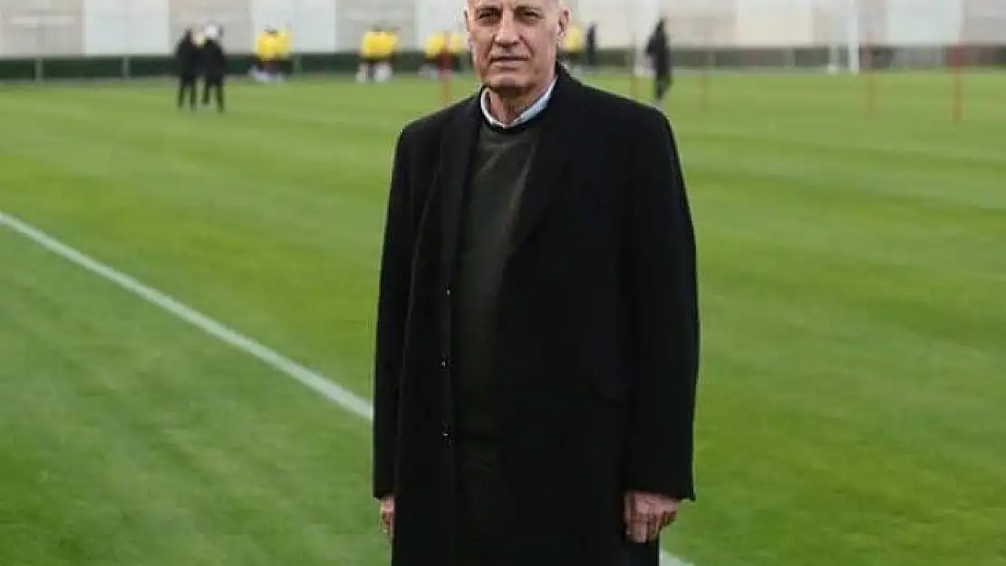 Yeni Malatyaspor Asbaşkanı Aziz Yalçınkaya: 'Futbol sahada oynanan ve daha çok çalışanın kazandığı bir oyun'