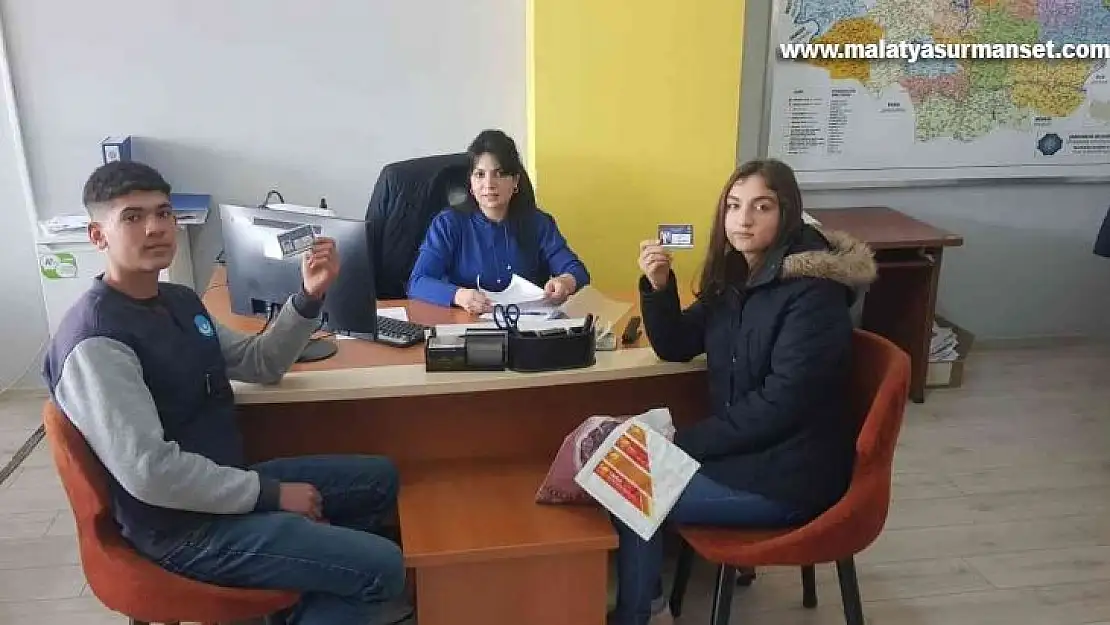 Yenişehir belediyesi lise öğrencilerine ücretsiz diyar kart dağıttı