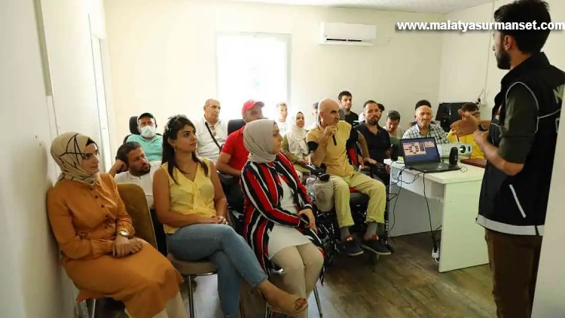 Yenişehir'de özel gereksinimli bireylere 'en iyi narkotik polisi anne' semineri