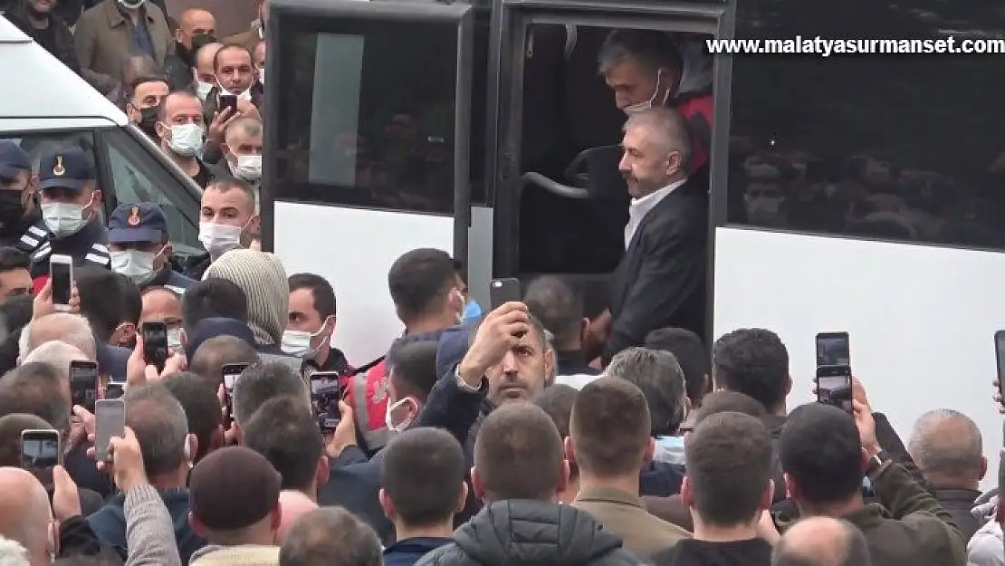 Yeraltı dünyasının ünlü ismi Sedat Şahin kardeşinin cenazesine katıldı