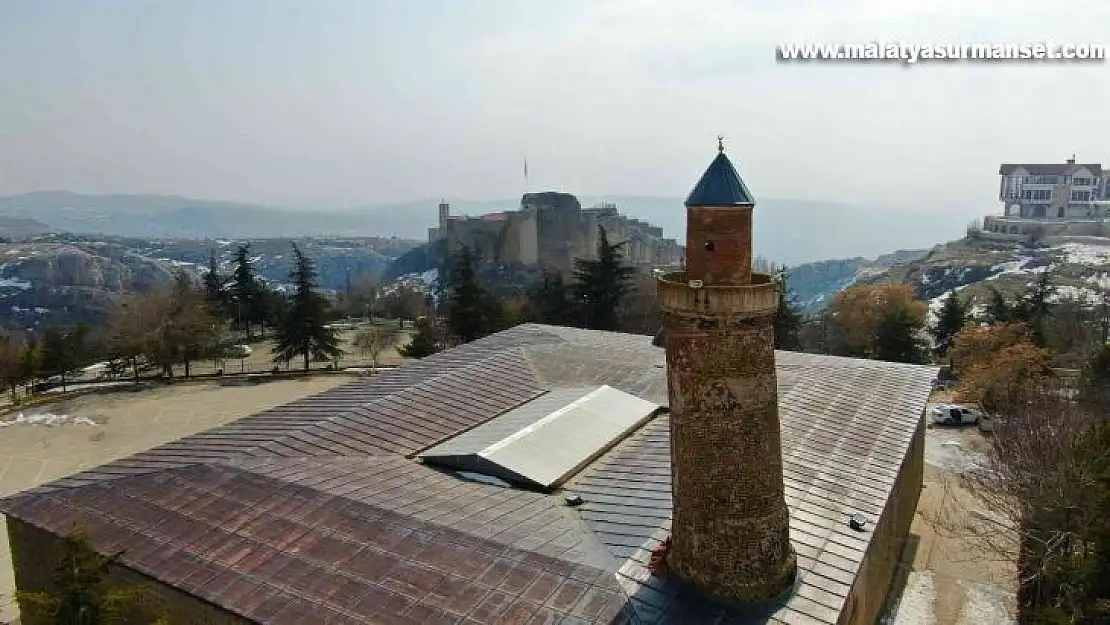 Yerli ve yabancı turistler Elazığ'a gelince bu minareyi görmeden dönmüyor