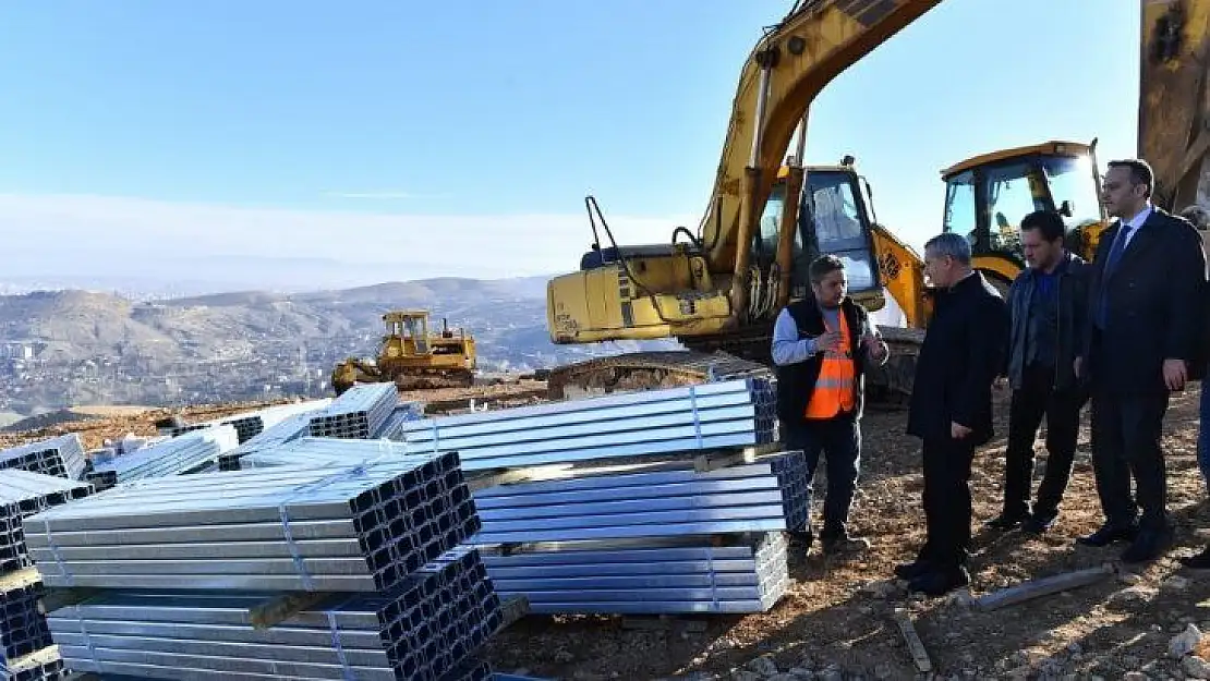Yeşilyurt Belediyesi'nden 5 noktaya güneş enerji santrali