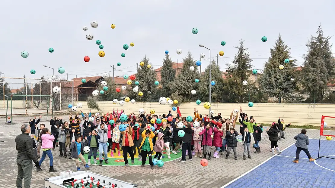 Yeşilyurt Belediyesi'nin 'Spor İstasyonları' Projesi Büyük İlgi Görüyor