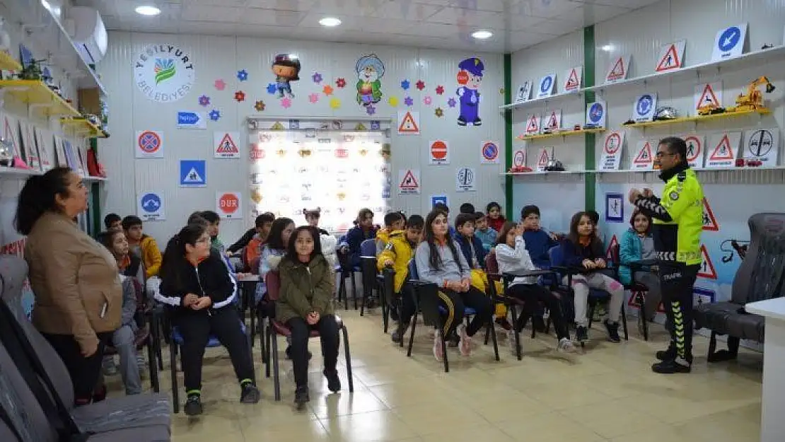 Yeşilyurt Belediyesinden çocuklara trafik eğitimi