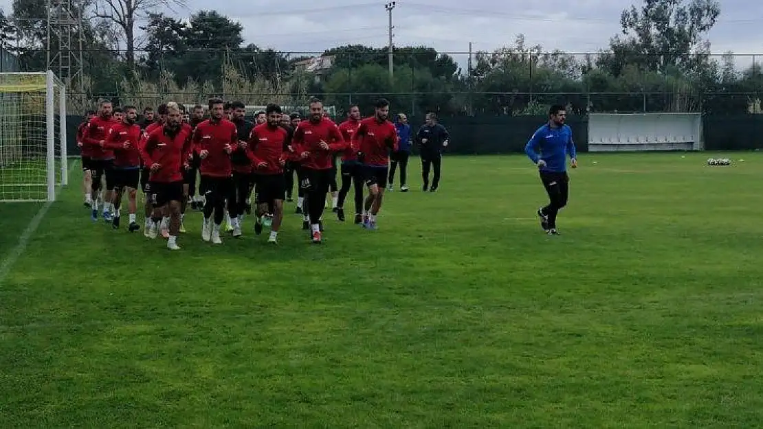 Yeşilyurt Belediyespor'da Gülerce takımının başında ilk çalışmaya çıktı