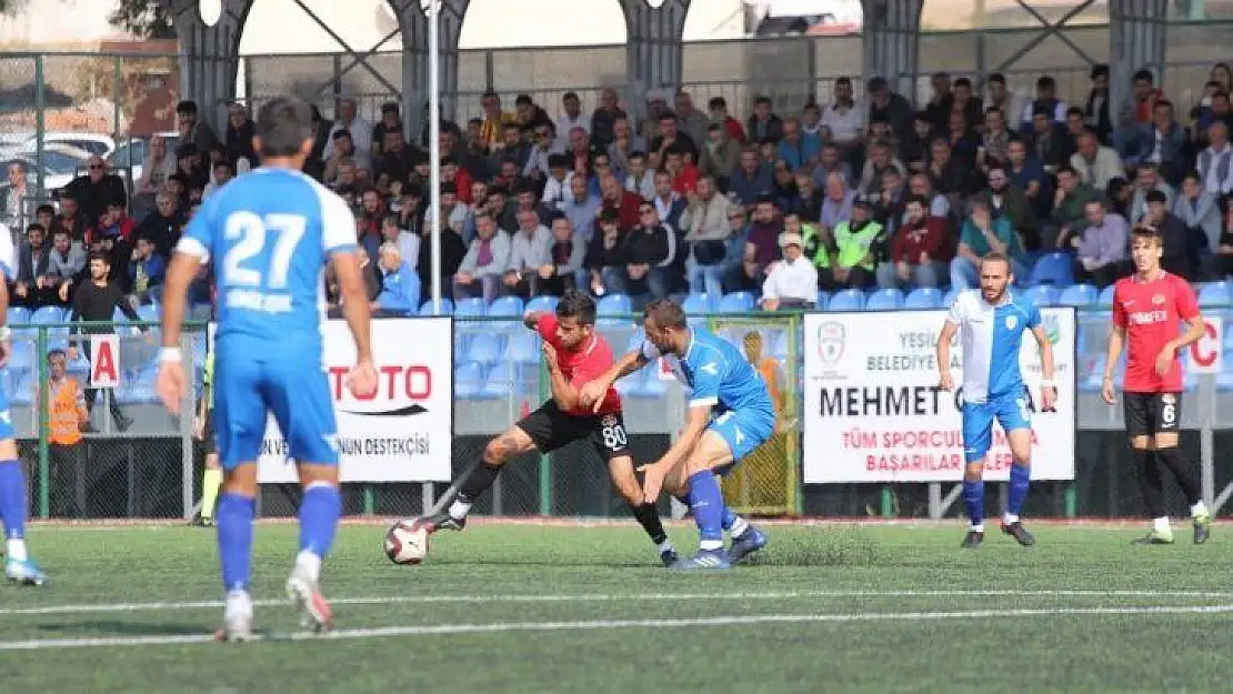 Yeşilyurt Belediyespor'dan öğrencilere karne hediyesi