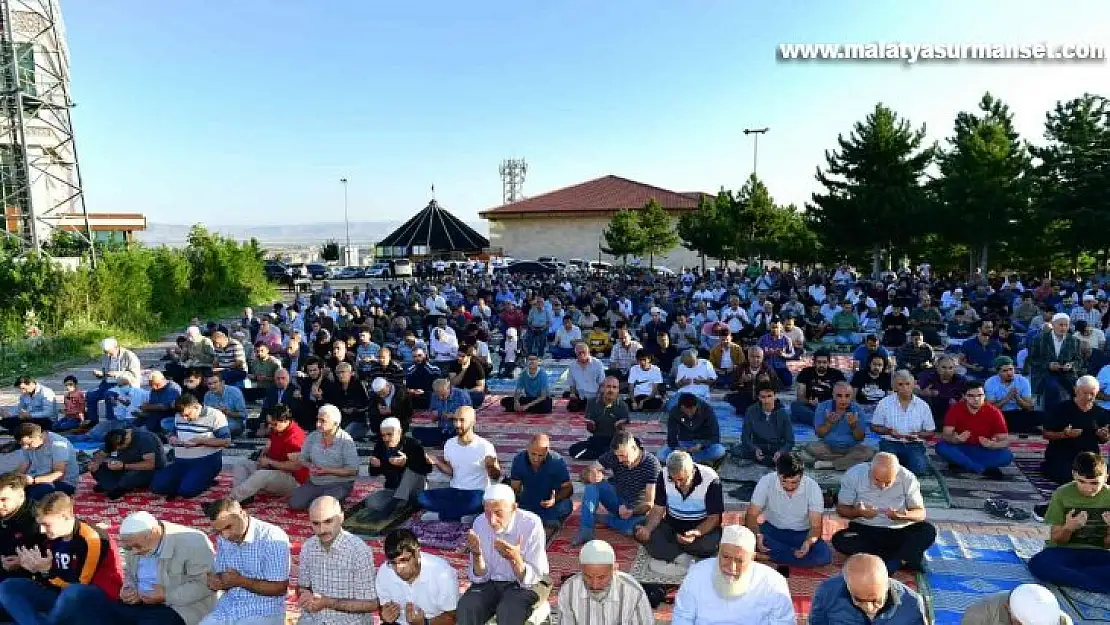 Yeşilyurt Gedik Namazgâh'ında Bayram Namazına ilgi büyük oldu