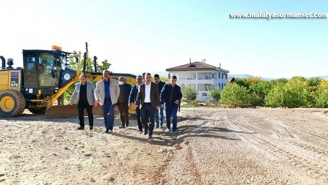 Yeşilyurt'ta Bindal Mahallesi'nin ulaşım ağını yeniliyor