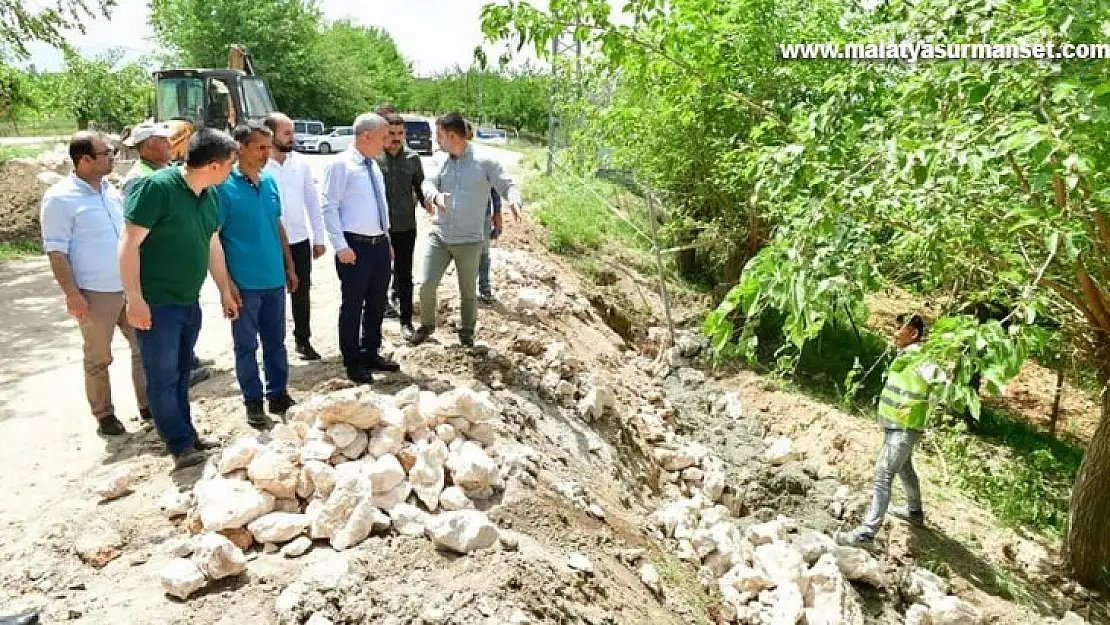 Yeşilyurt'ta çevre düzenlemeleri devam ediyor