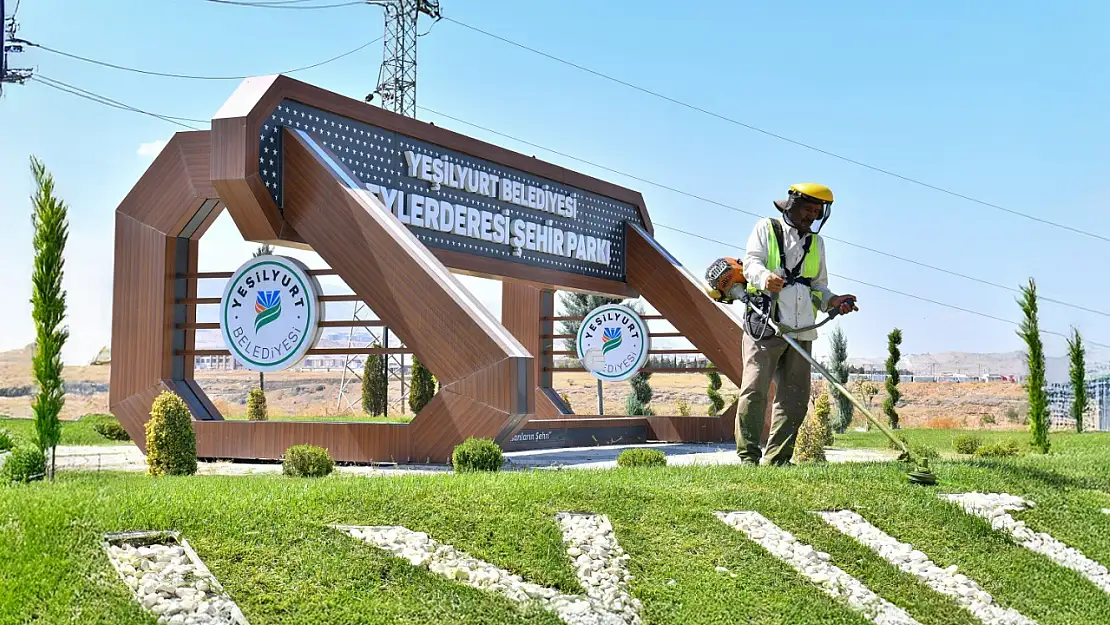 Yeşilyurt'ta Parklara Estetik Dokunuş