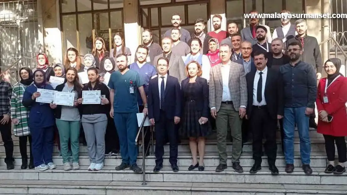 Yoğun bakım hemşerilerine sertifikaları verildi