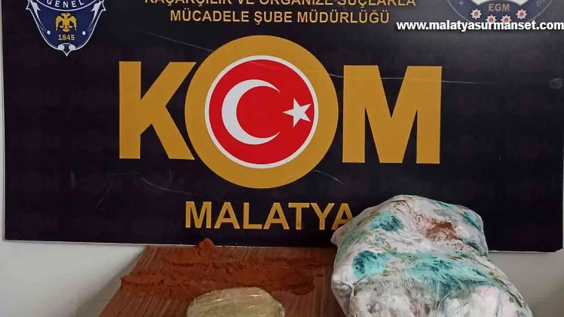 Yolcu otobüsünde esrar ile cinsel içerikli ürün ele geçirildi