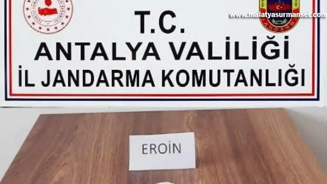 Yolcu üzerinde 18 gram eroin ele geçirildi