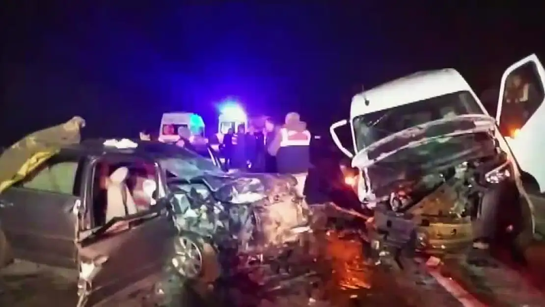 Yozgat'ta Trafik Kazasında 3 Kişi Öldü, 5 Kişi Yaralandı