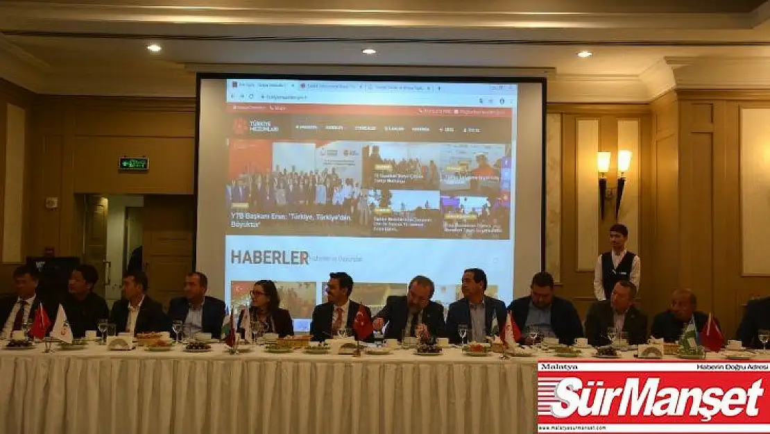 YTB Başkanı Eren, Taşkent'te Türkiye mezunlarıyla bir araya geldi