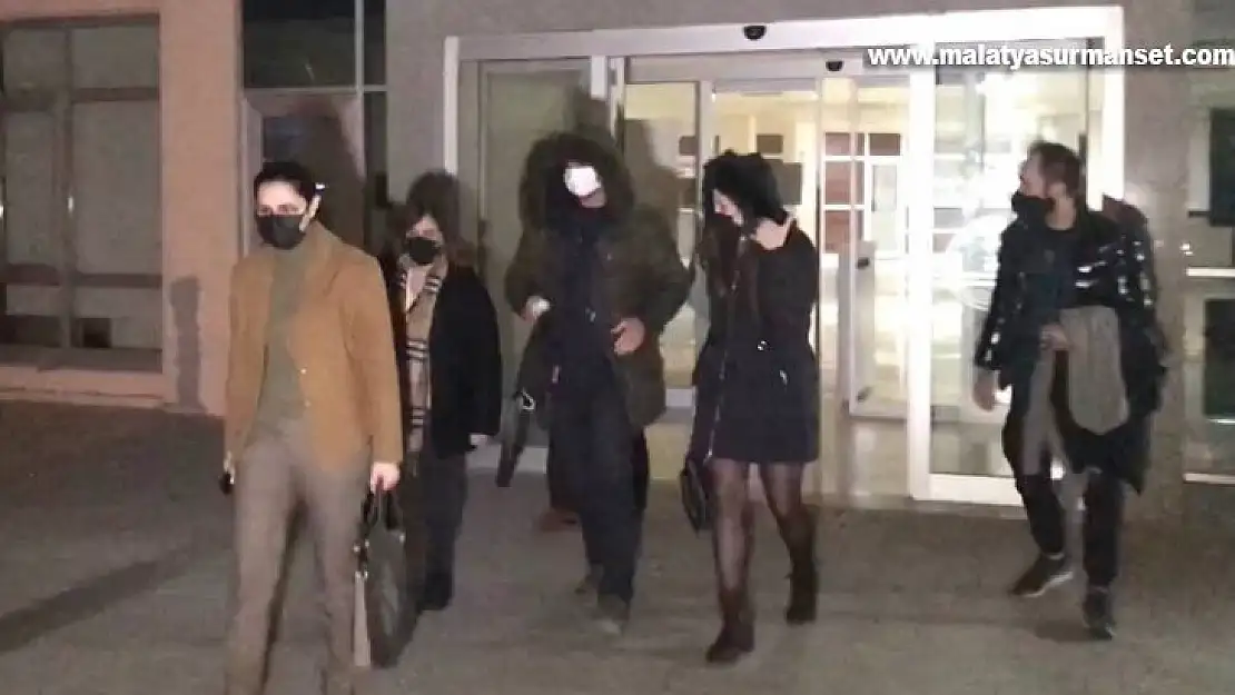 Yunan polis ile kız arkadaşı navigasyon mağduru