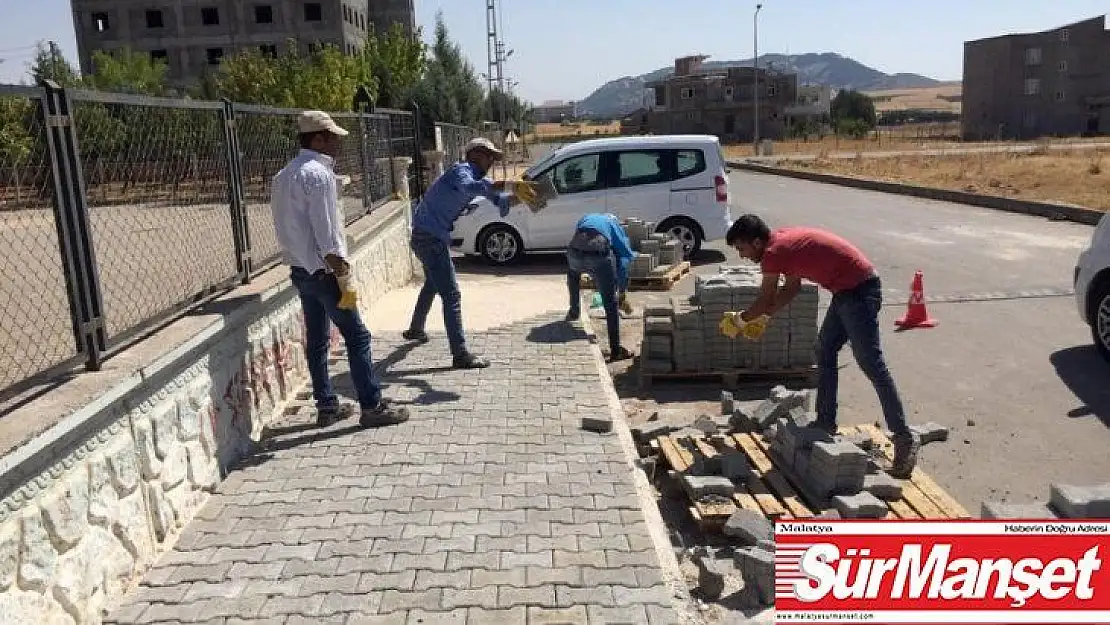 Yunus Emre Mahallesi'nde kaldırım çalışması