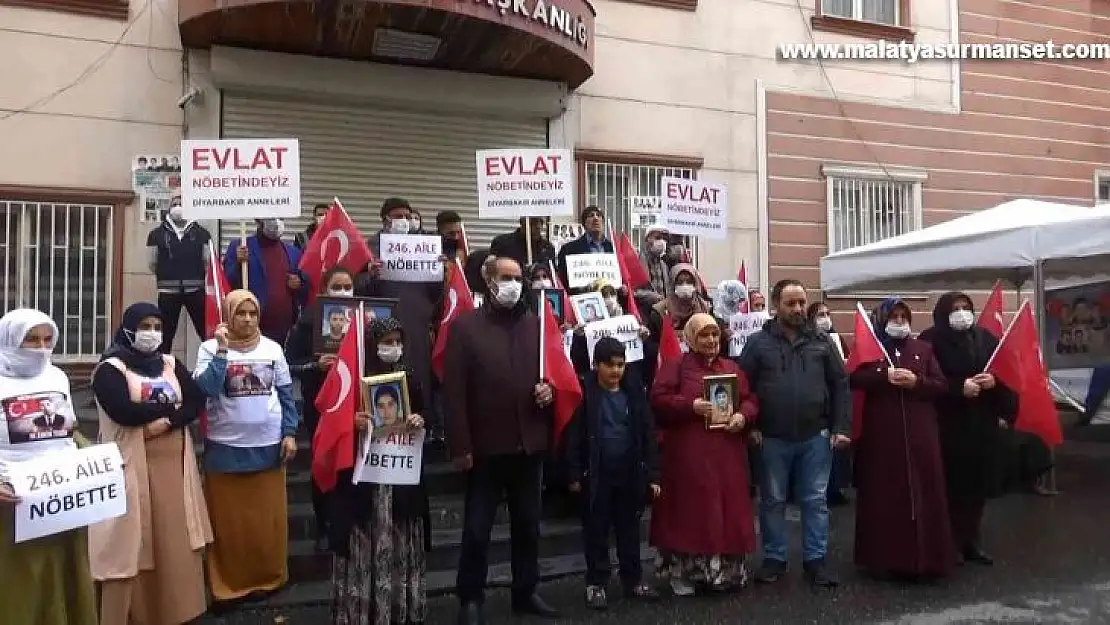 Yüreği yanık aile Tekirdağ'dan gelip evlat nöbetine katıldı