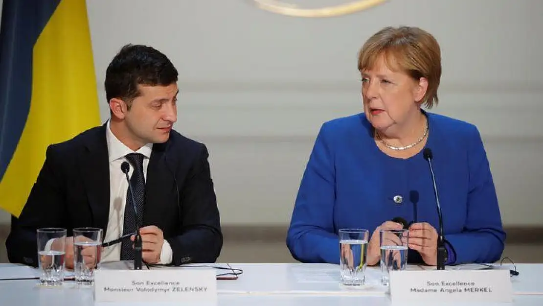 Zelenskiy, Merkel ile telefonda görüştü