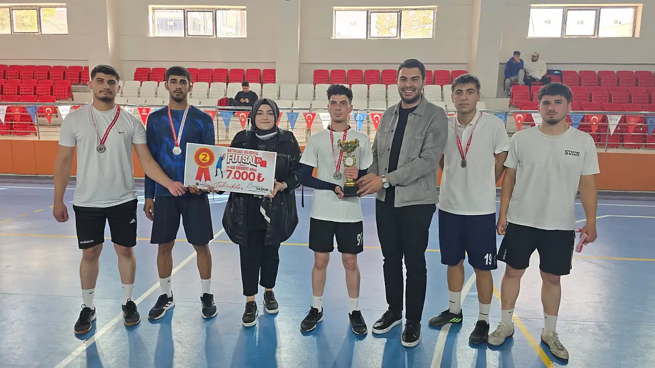 Battalgazi'de Cumhuriyet Coşkusu Sahaya Taşındı