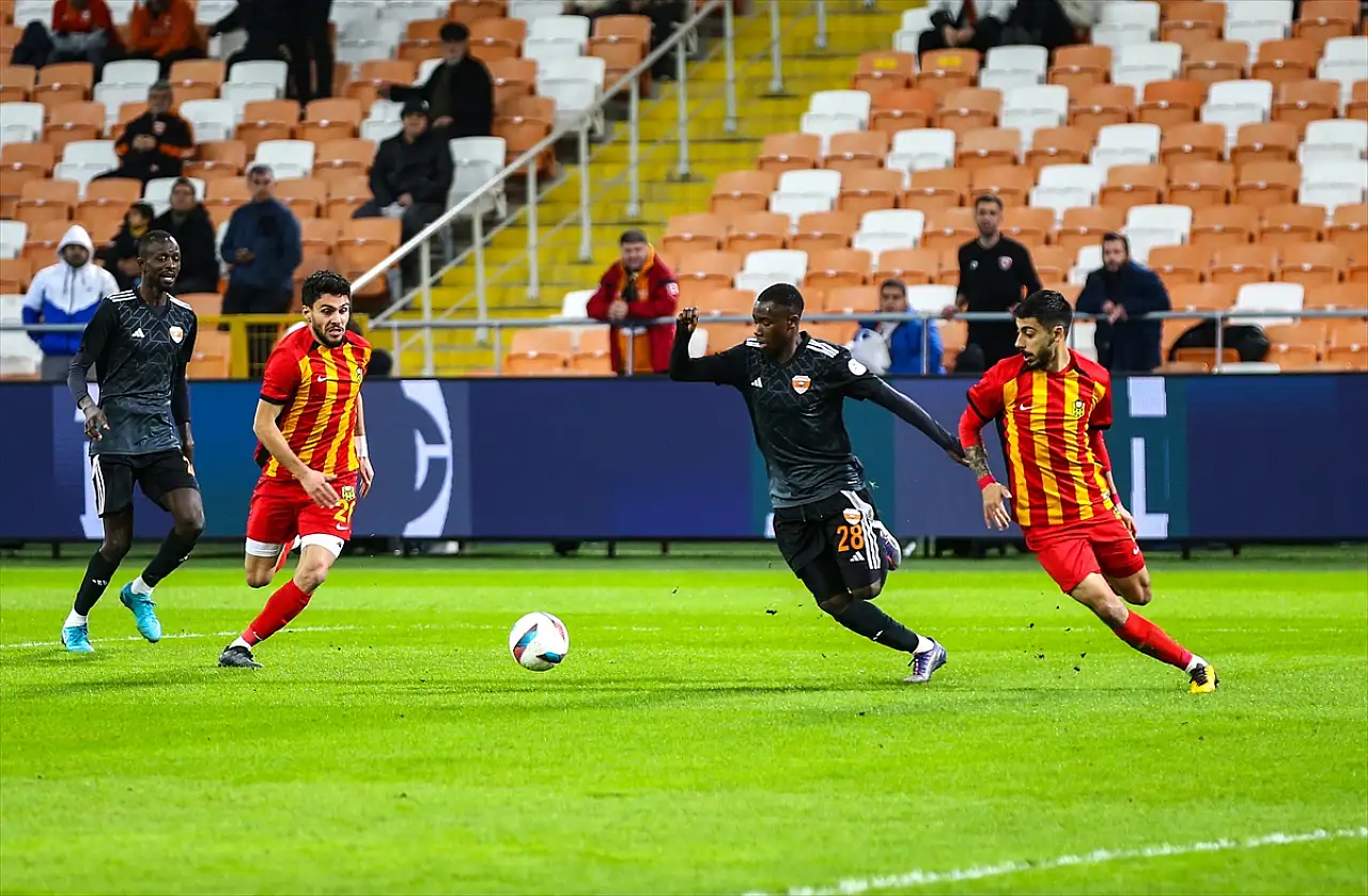Adanaspor  3  Yeni Malatyaspor  1