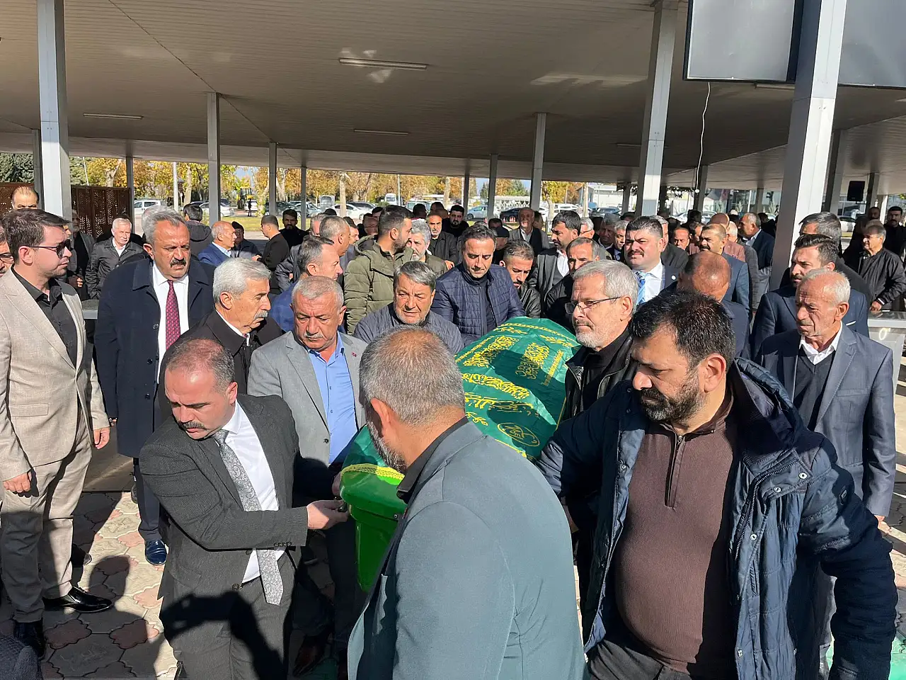 Ali Kınık'ın Ağabeyi Ethem Kınık Son Yolculuğuna Uğurlandı