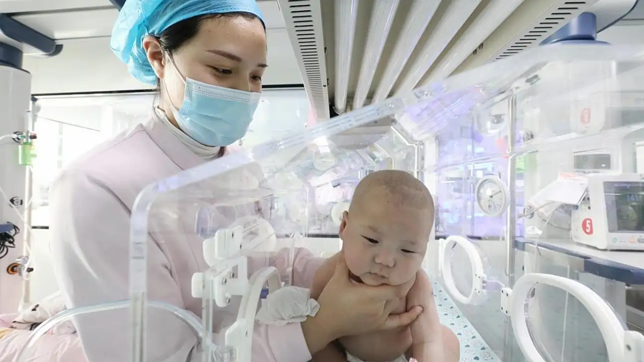 Çin, düşük doğum oranlarına karşı tedbirler alacak