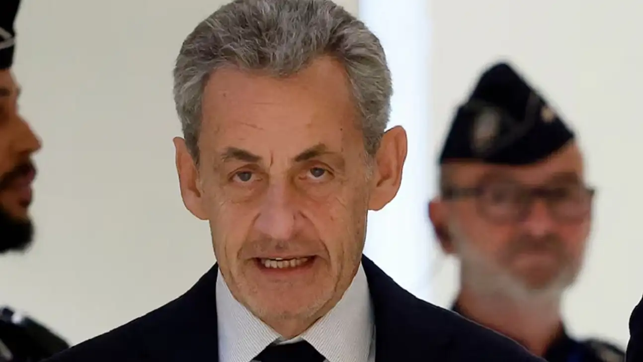 Fransa'nın en yüksek mahkemesi eski Cumhurbaşkanı Sarkozy'nin suçlu kararını onadı